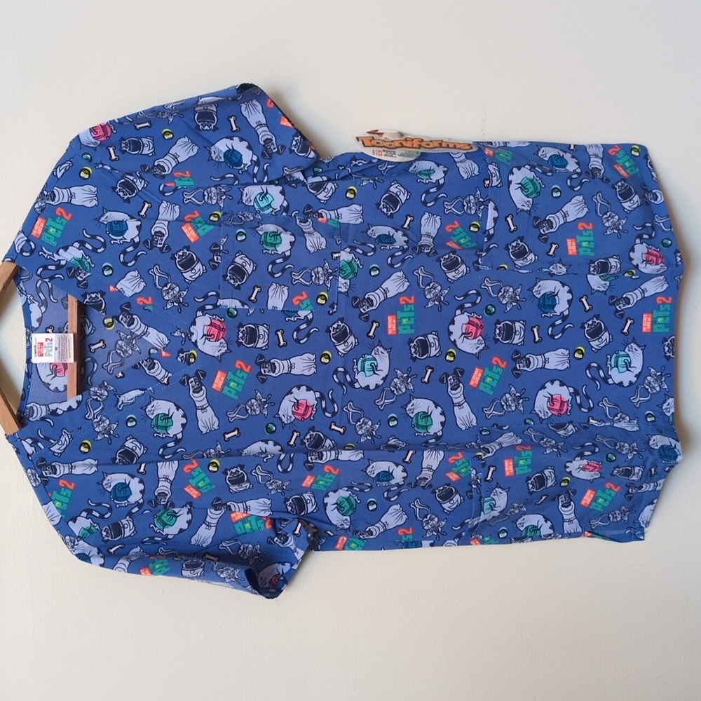 NEW Unisex M The Secret Life of Pets 2 Scrub Top Tooniforms Men's Cats Dogs Vet